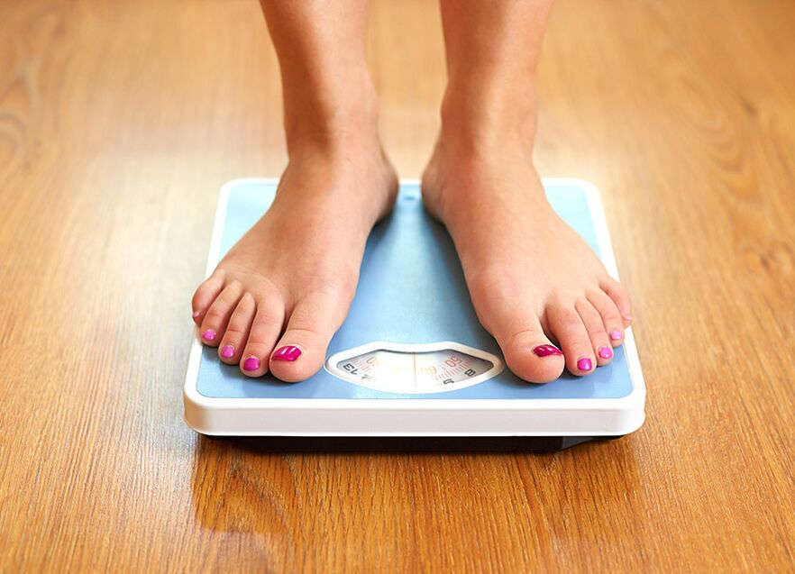 The numbers on the scale will delight you if you follow the rules of a healthy diet. 