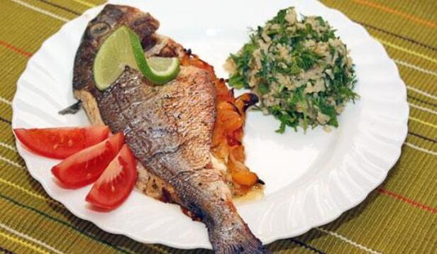 Lean fish with salad on the gout diet menu